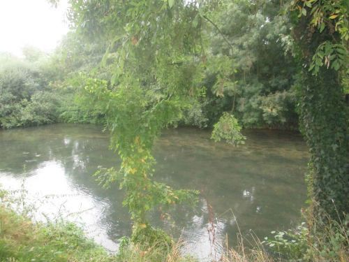 L'Eure à 5m du gîte des Emotelles à Léry
